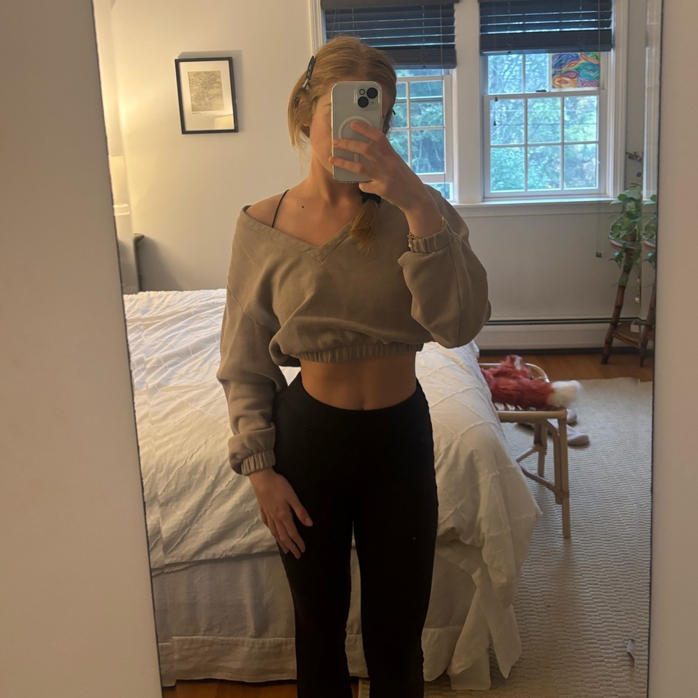 Long sleeve crop top